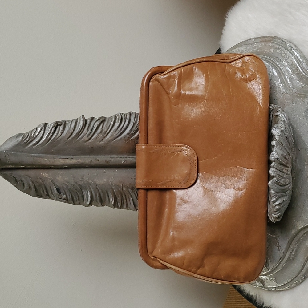 VTG Barbara Bolan Leather Tan Clutch.